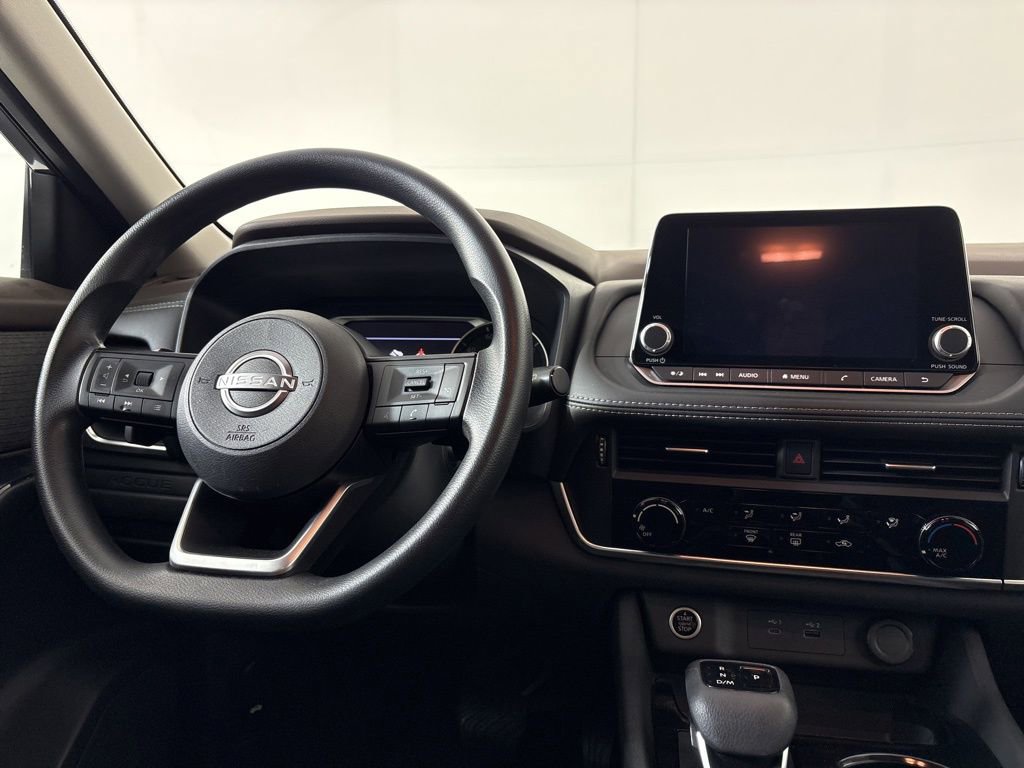 Used 2023 Nissan Rogue S image 21