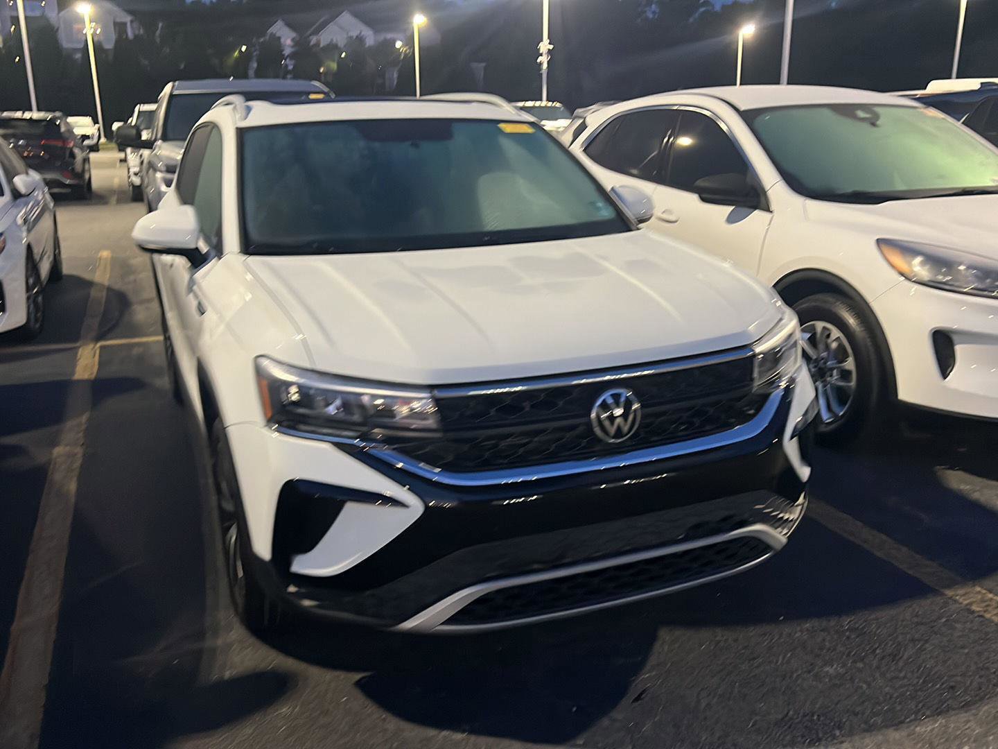 Used 2022 Volkswagen Taos SE image 5