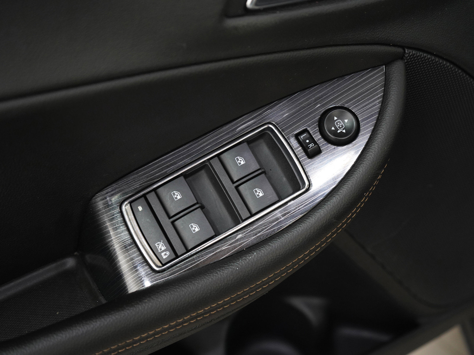 Used 2017 Chevrolet Impala LT FWD image 18