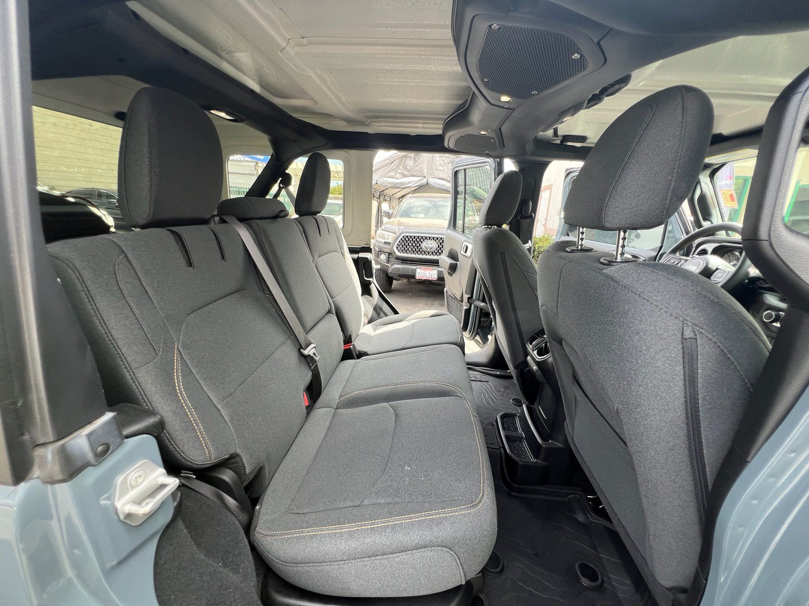 Used 2024 Jeep Wrangler Unlimited AWD/4WD image 36