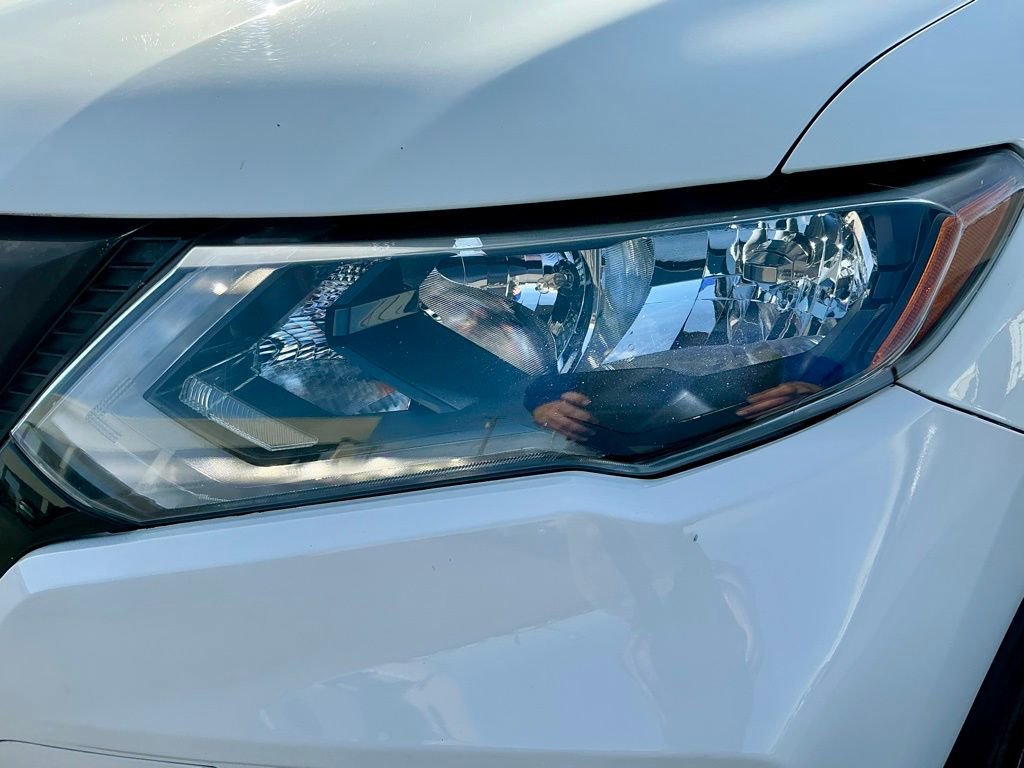 Used 2017 Nissan Rogue S image 10