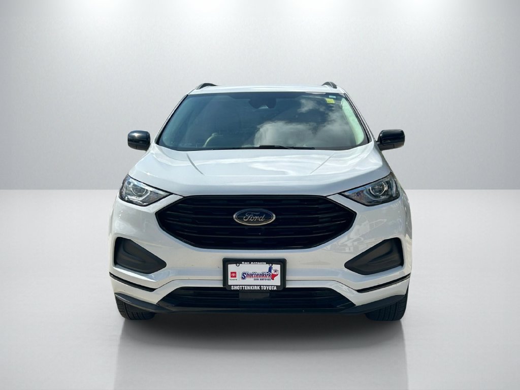 Used 2022 Ford Edge SE w/ Black Appearance Package AWD/4WD image 2