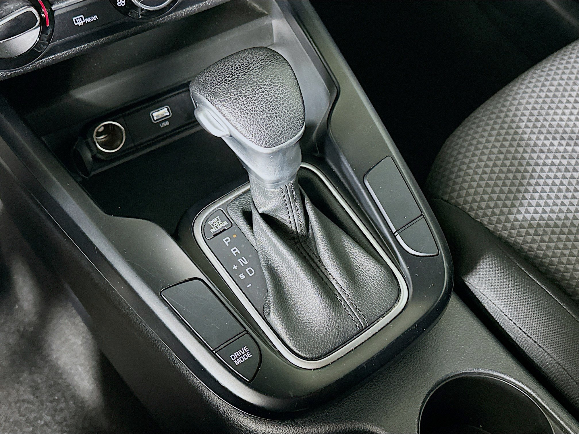 Used 2025 Kia Soul LX w/ LX Technology Package FWD image 24