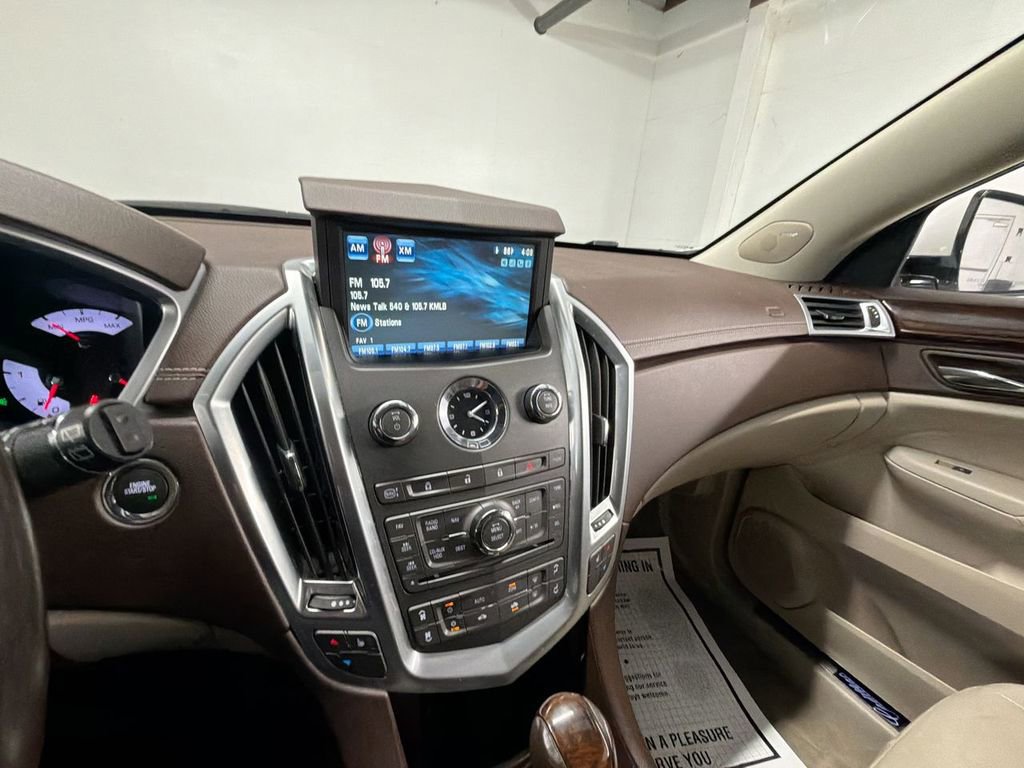 Used 2011 Cadillac SRX Luxury FWD image 17