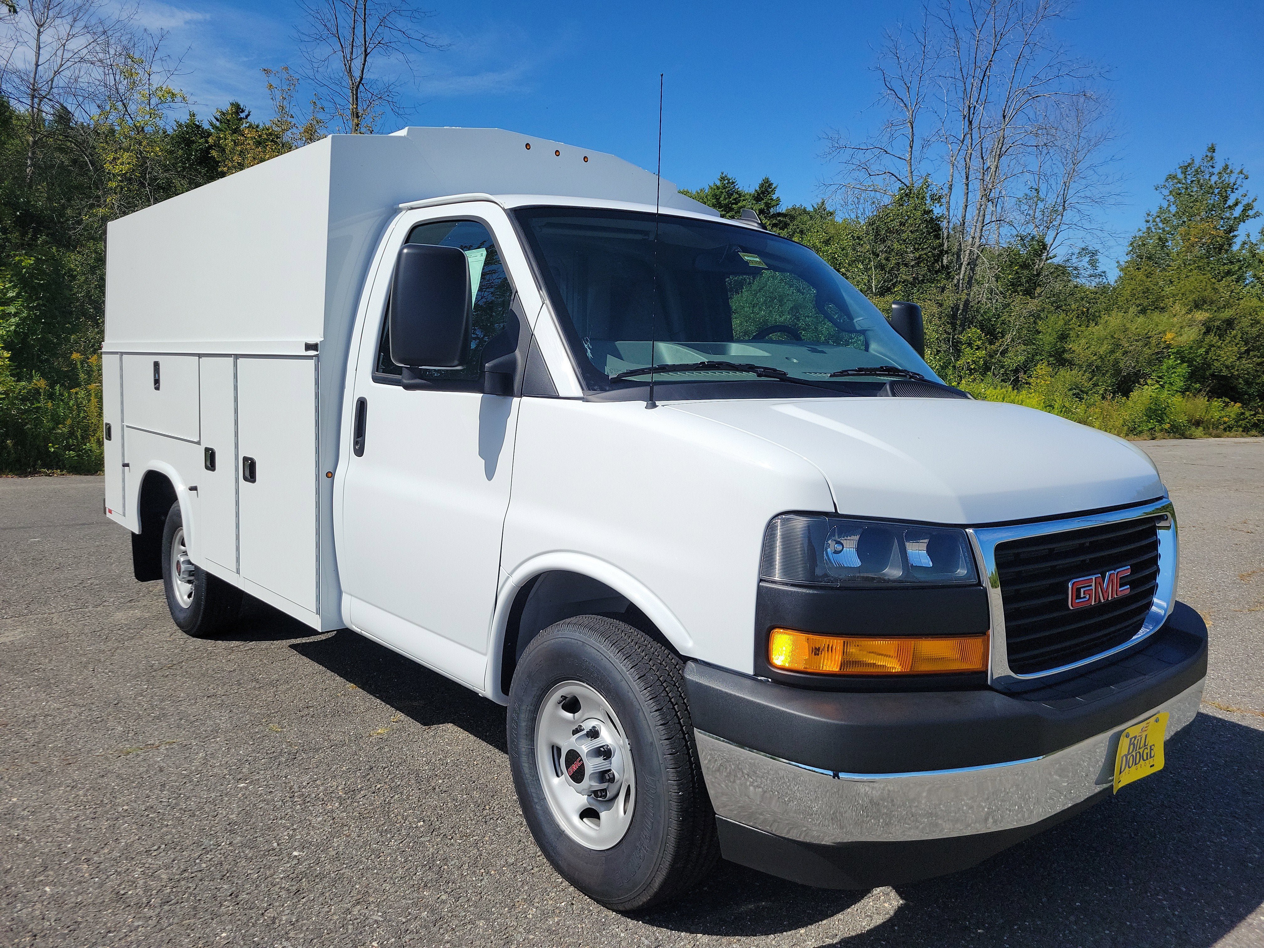 New 2025 GMC Savana 3500 w/ Power Convenience Package RWD image 9
