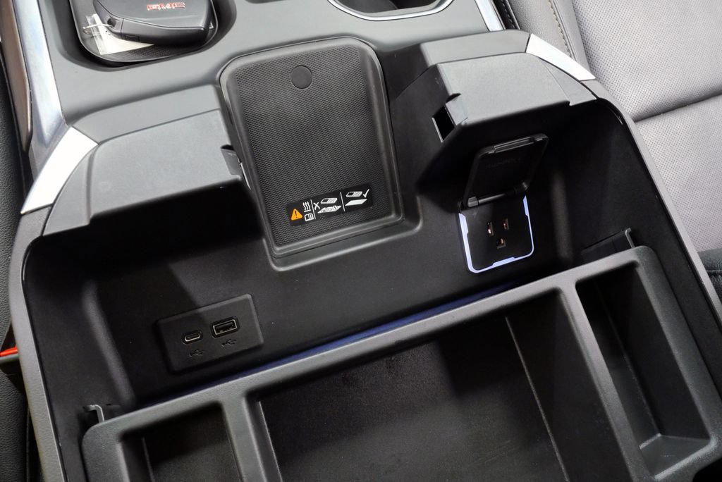 Used 2023 GMC Sierra 1500 SLT w/ SLT Premium Plus Package AWD/4WD image 30