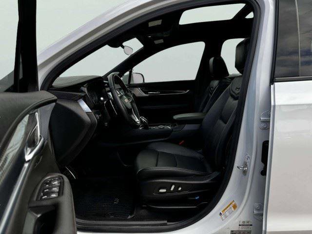 Used 2024 Cadillac XT6 Sport w/ Technology Package AWD/4WD image 19