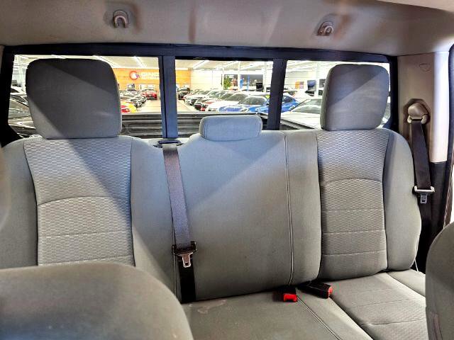 Used 2019 RAM 1500 Classic SLT image 31