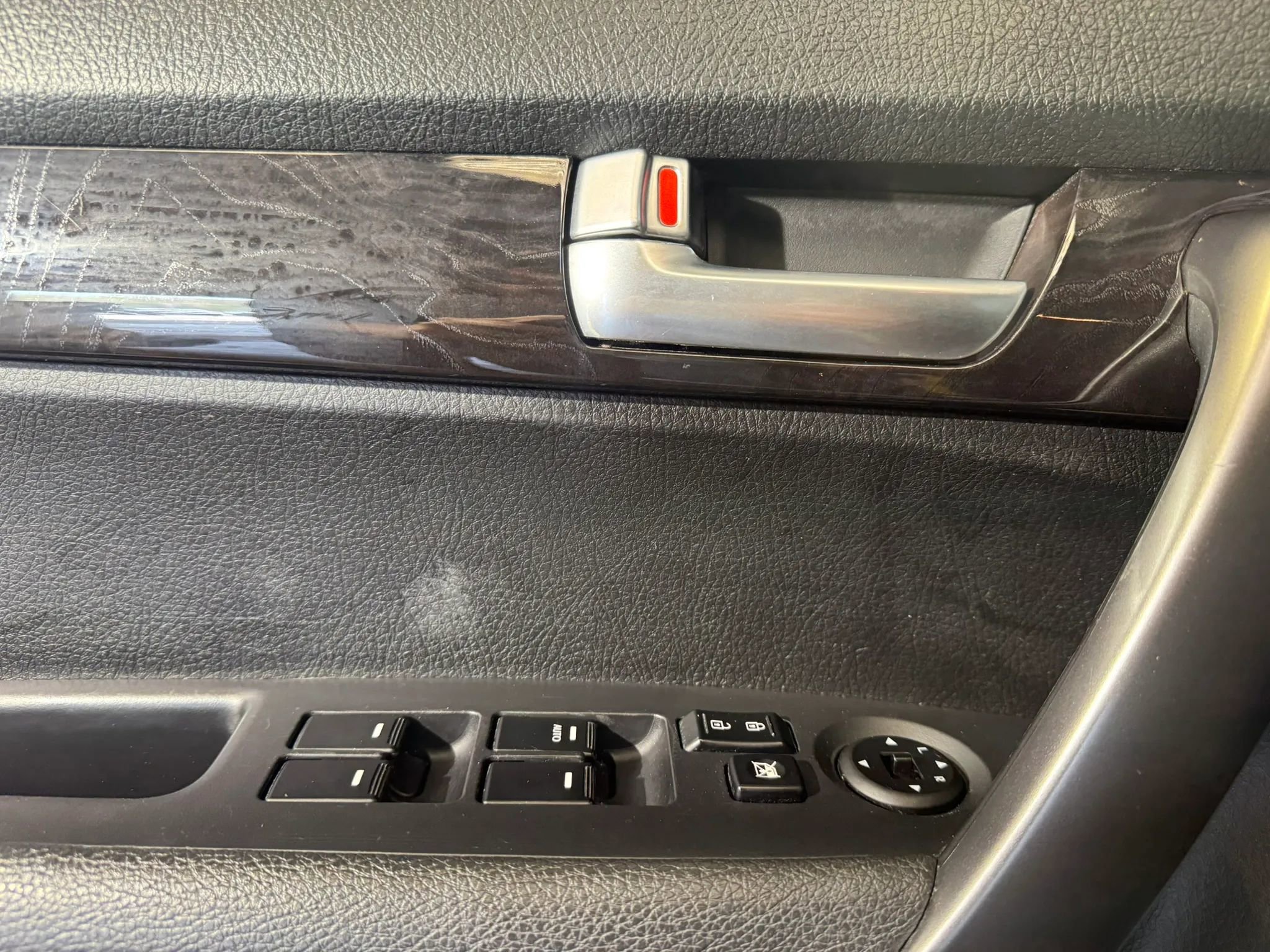 Used 2014 Kia Sorento LX image 11