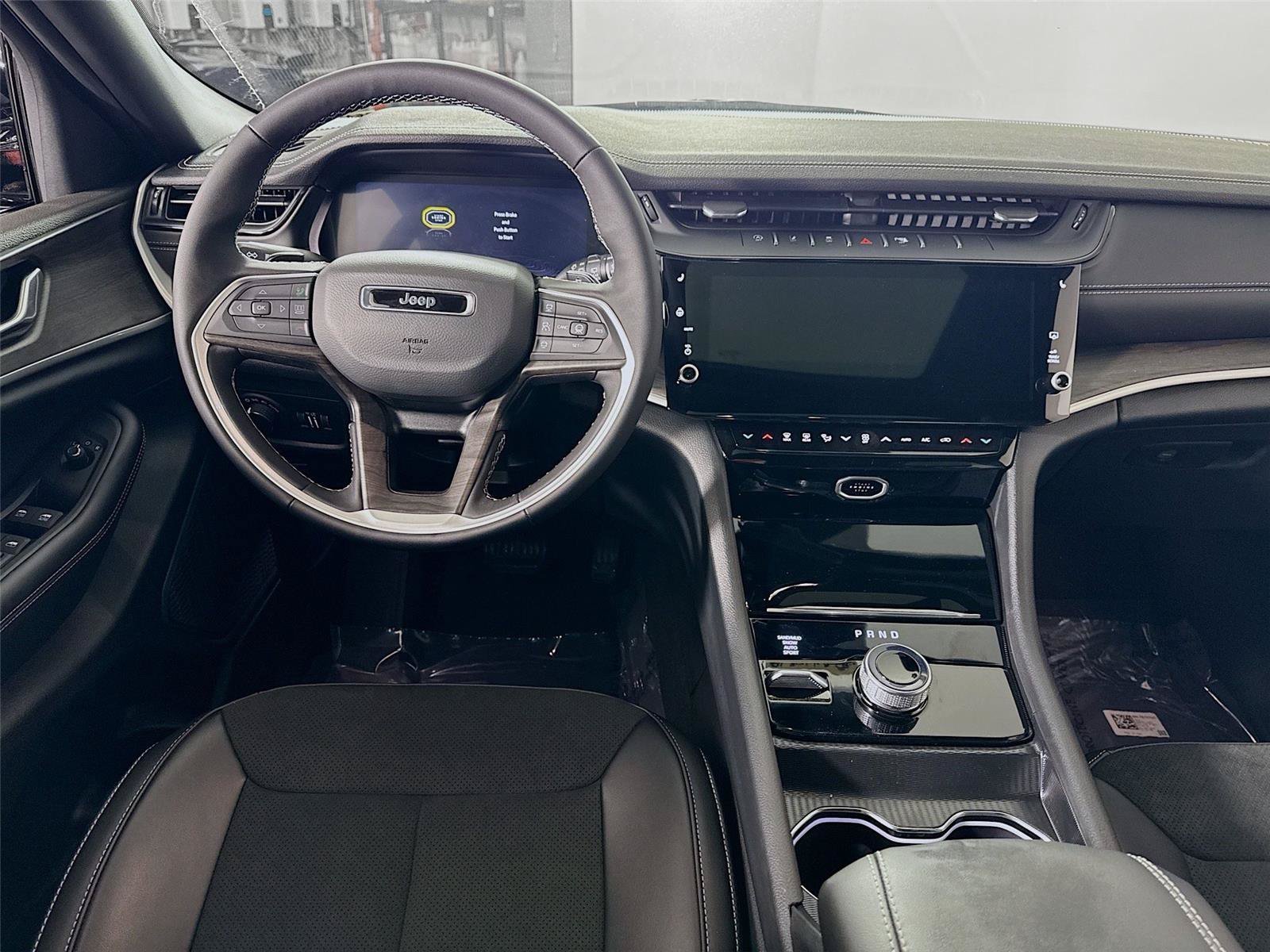 New 2026 Jeep Grand Cherokee L 4WD image 2