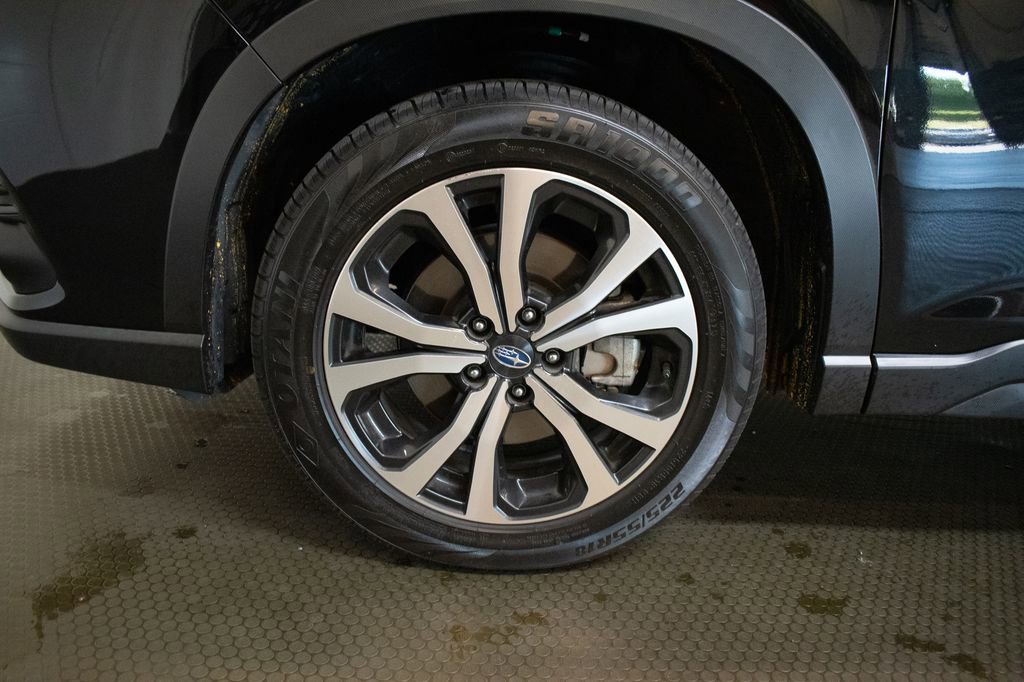 Used 2023 Subaru Forester Limited AWD/4WD image 9