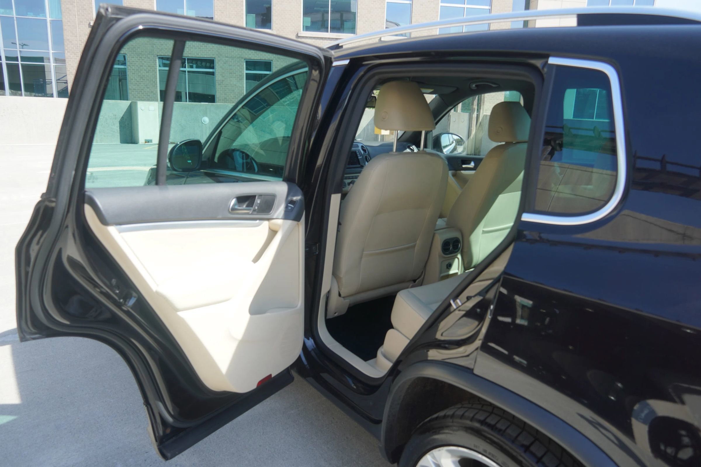 Used 2016 Volkswagen Tiguan R-Line image 26