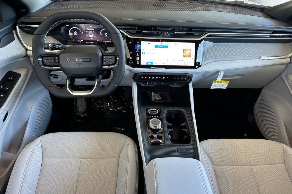 New 2026 Jeep Cherokee Laredo AWD/4WD image 13
