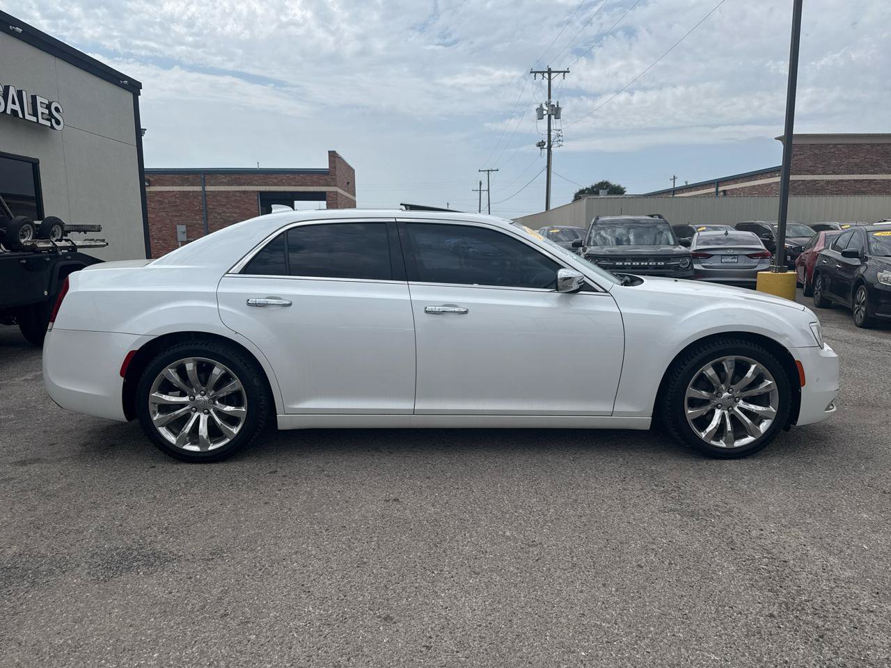 Used 2016 Chrysler 300 C w/ Safetytec Plus Group RWD image 5