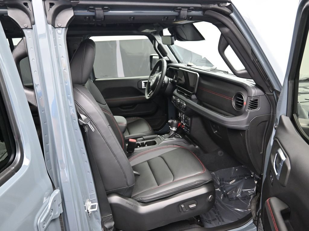 New 2026 Jeep Wrangler Unlimited Rubicon w/ Technology Group image 26