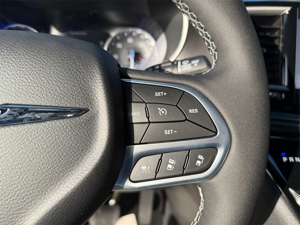 New 2026 Chrysler Pacifica Select image 22