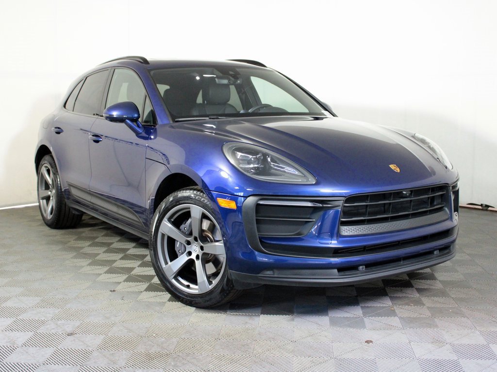 Used 2022 Porsche Macan w/ Premium Package Plus image 9