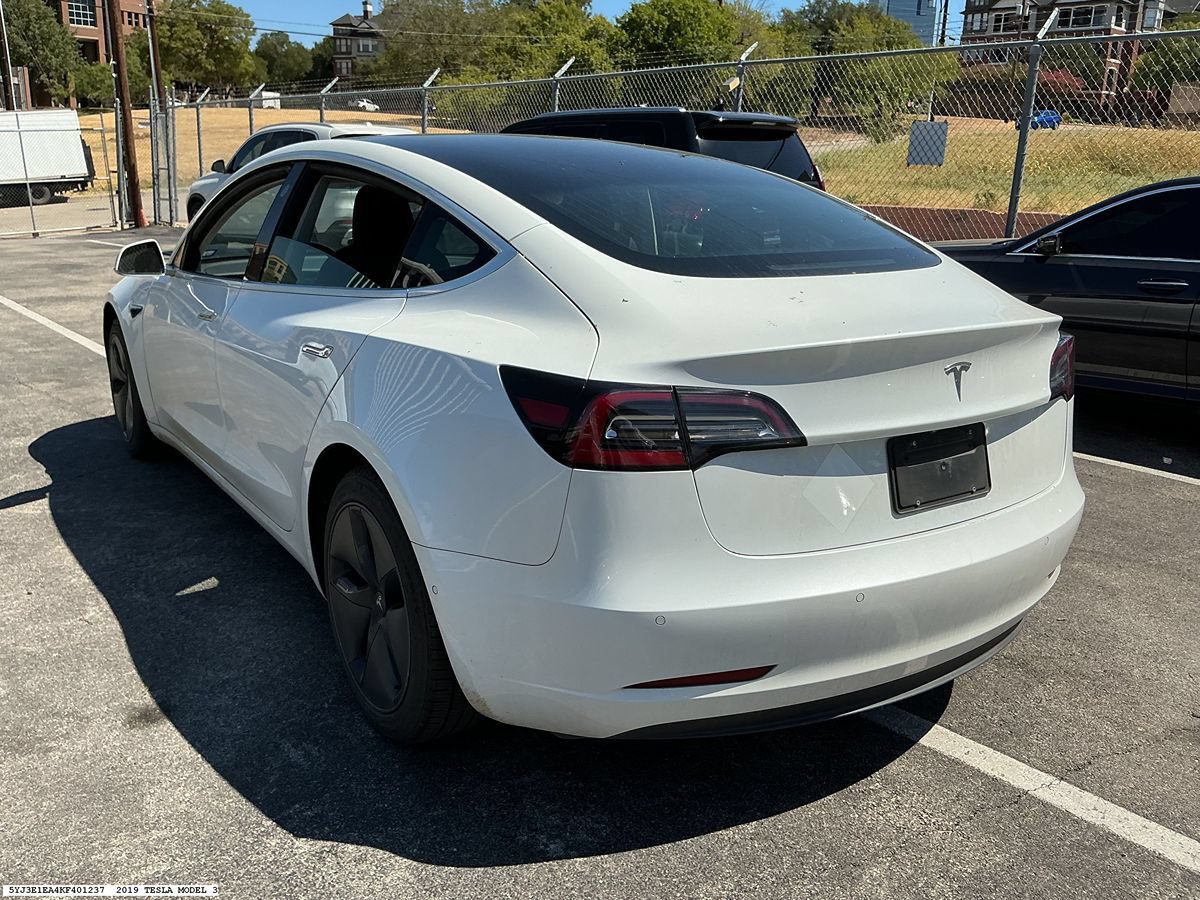 Used 2019 Tesla Model 3 Mid Range RWD image 4