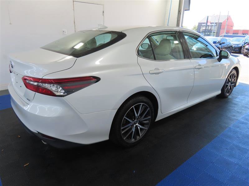 Used 2021 Toyota Camry XLE FWD image 14