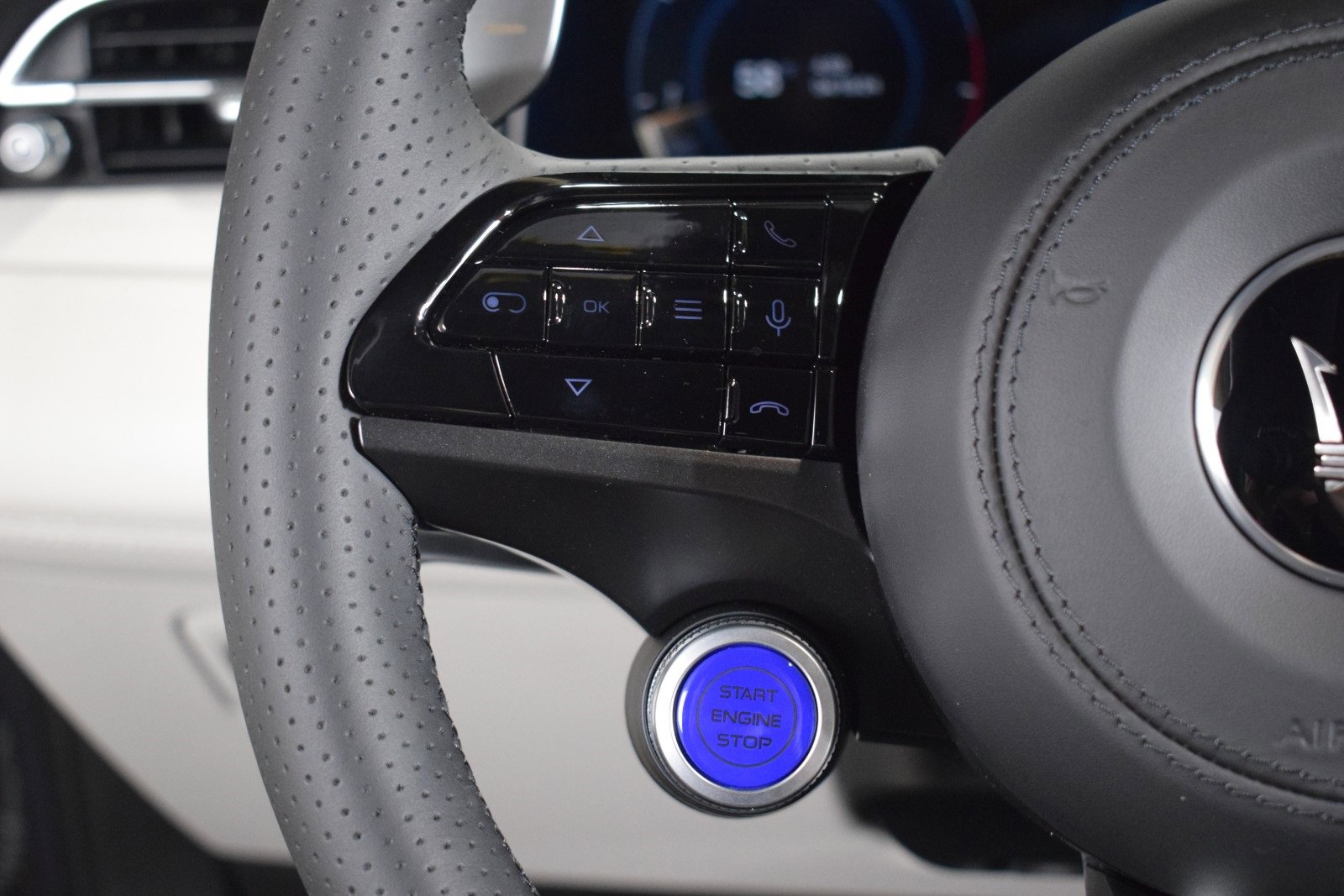 New 2024 Maserati Grecale Modena image 28