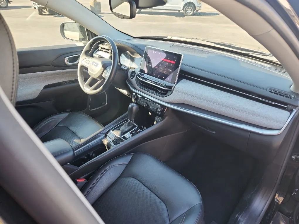 Used 2022 Jeep Compass Latitude w/ Sun and Sound Group image 6