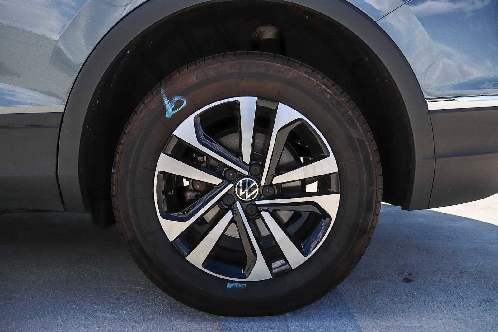 Used 2023 Volkswagen Tiguan S image 10