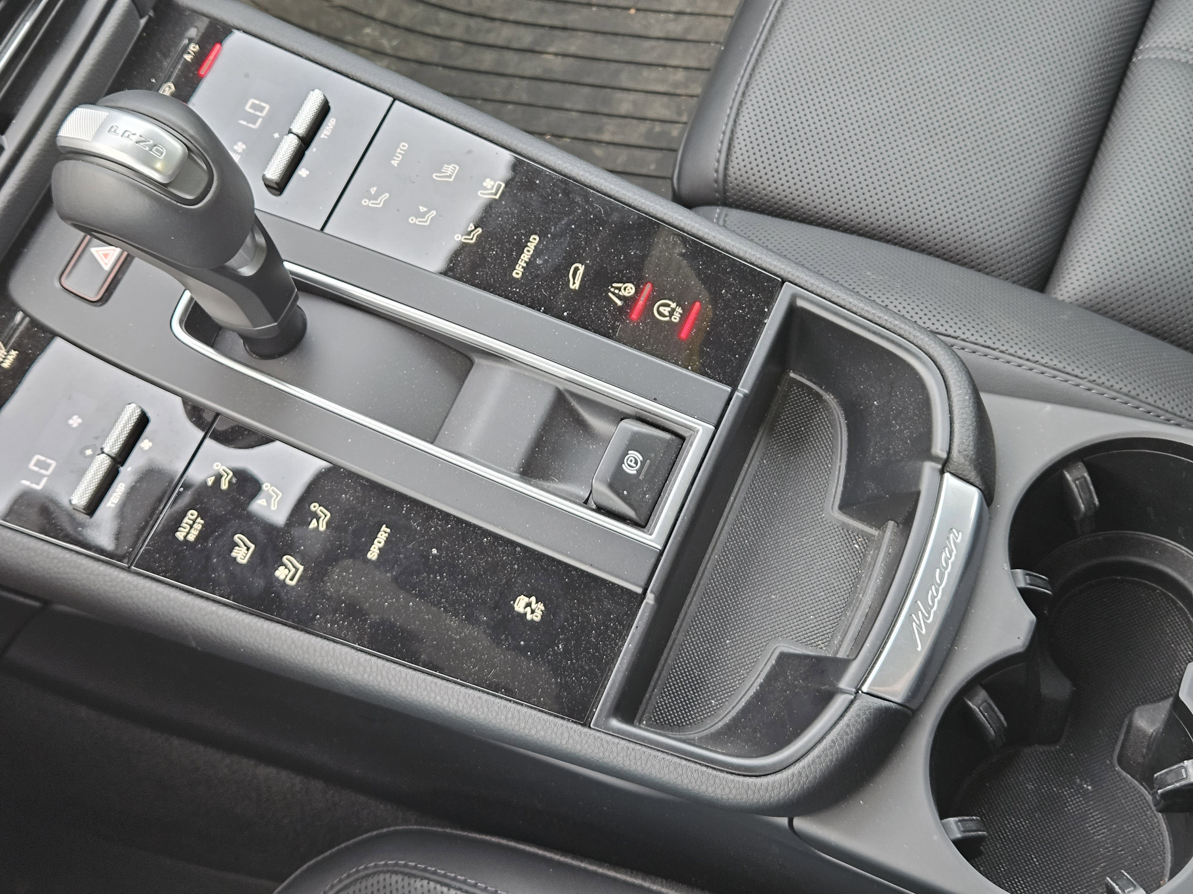 Certified 2025 Porsche Macan image 20