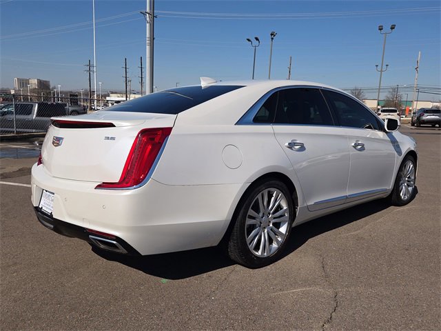 Used 2018 Cadillac XTS Luxury image 3