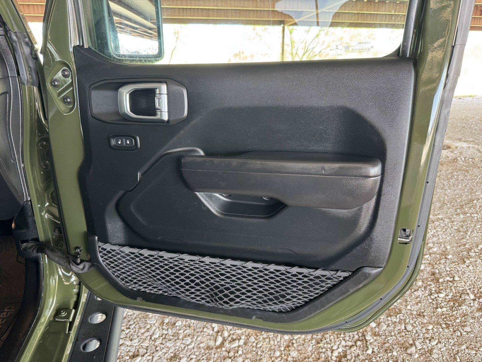 Used 2021 Jeep Wrangler Sport AWD/4WD image 32