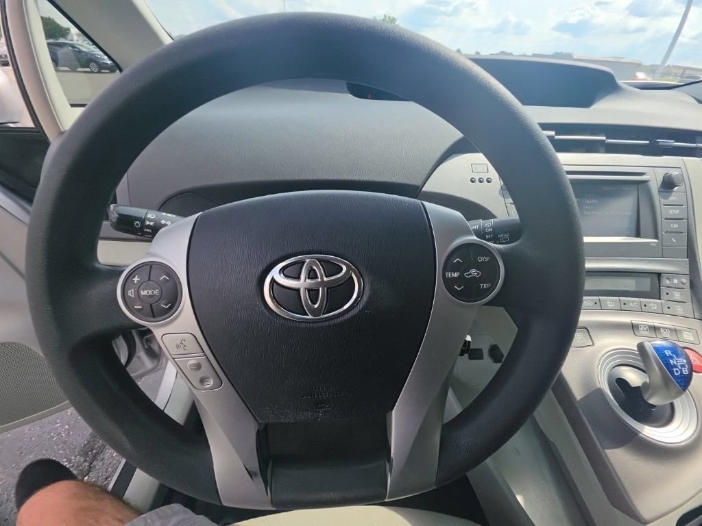 Used 2015 Toyota Prius Three FWD image 16