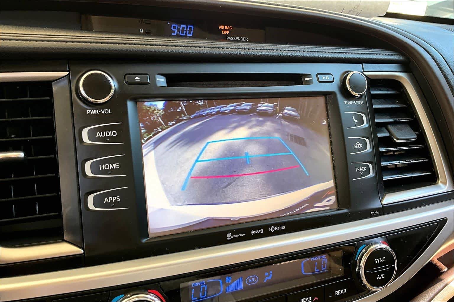 Used 2016 Toyota Highlander Plus FWD image 26