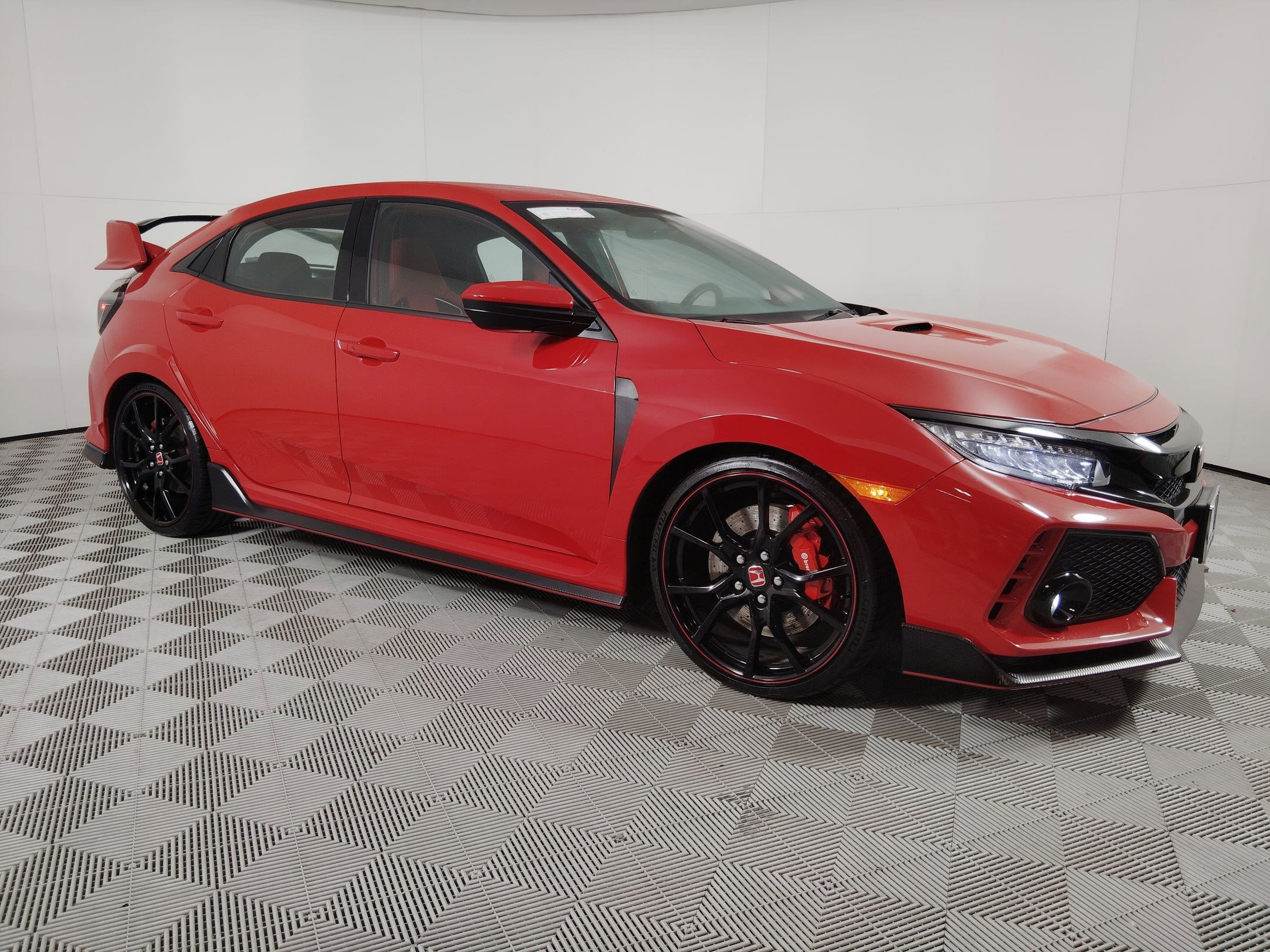 Certified 2018 Honda Civic Type R image 7