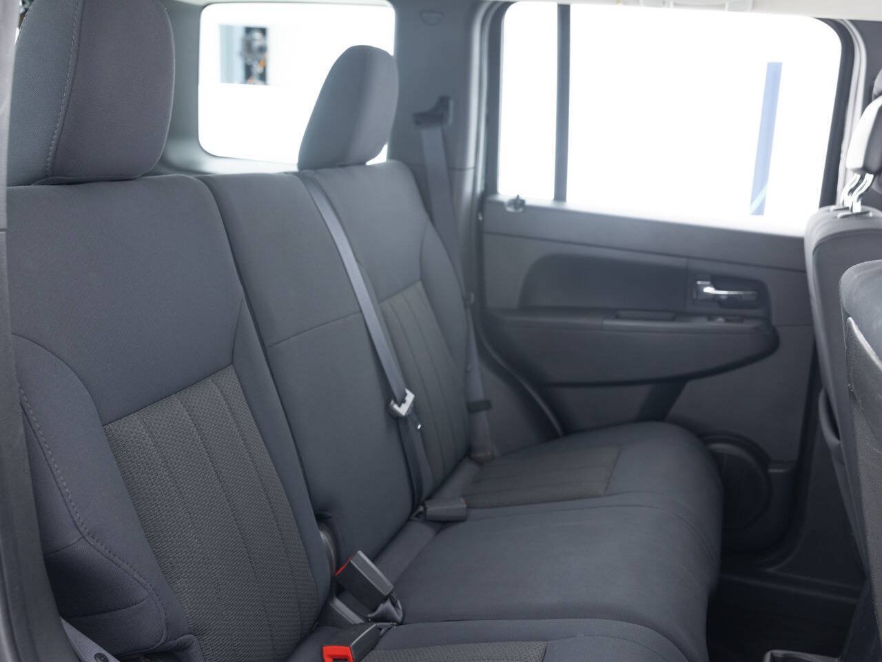 Used 2012 Jeep Liberty Sport AWD/4WD image 31