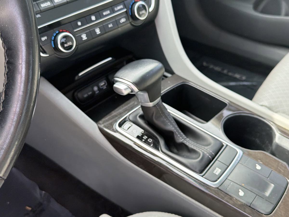 Used 2018 Kia Optima EX image 12