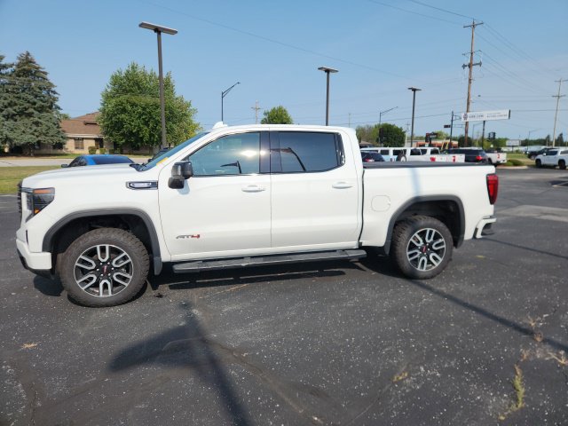 Used 2022 GMC Sierra 1500 AT4 w/ AT4 Preferred Package AWD/4WD image 4