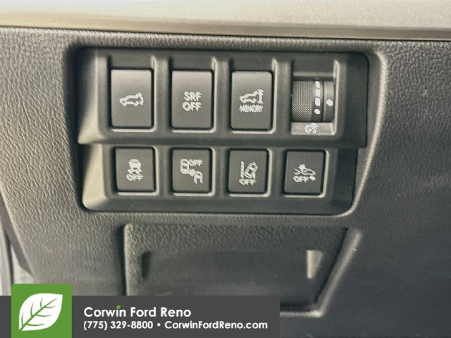 Used 2016 Subaru Outback 2.5i Limited AWD/4WD image 12