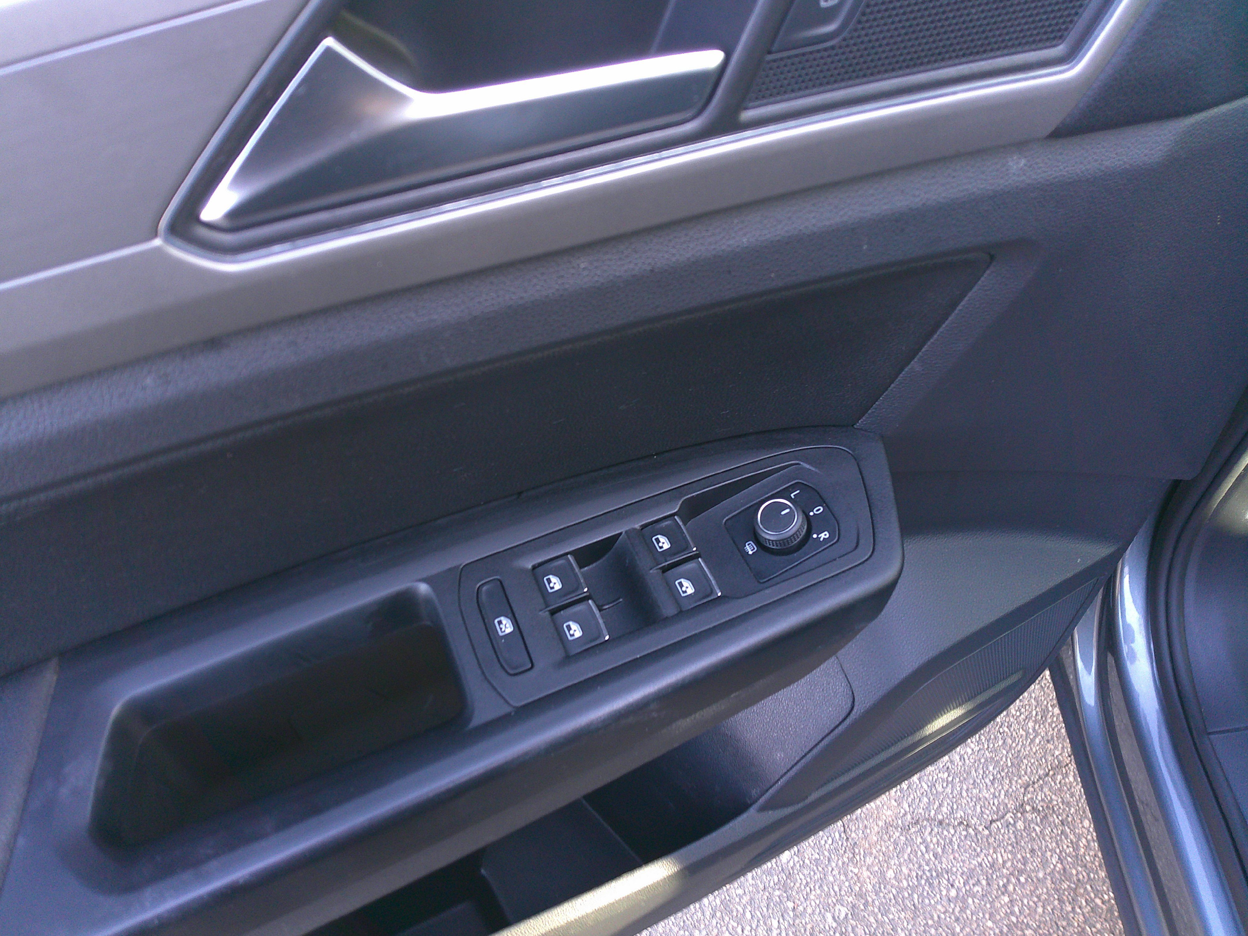 Used 2018 Volkswagen Atlas SE image 17