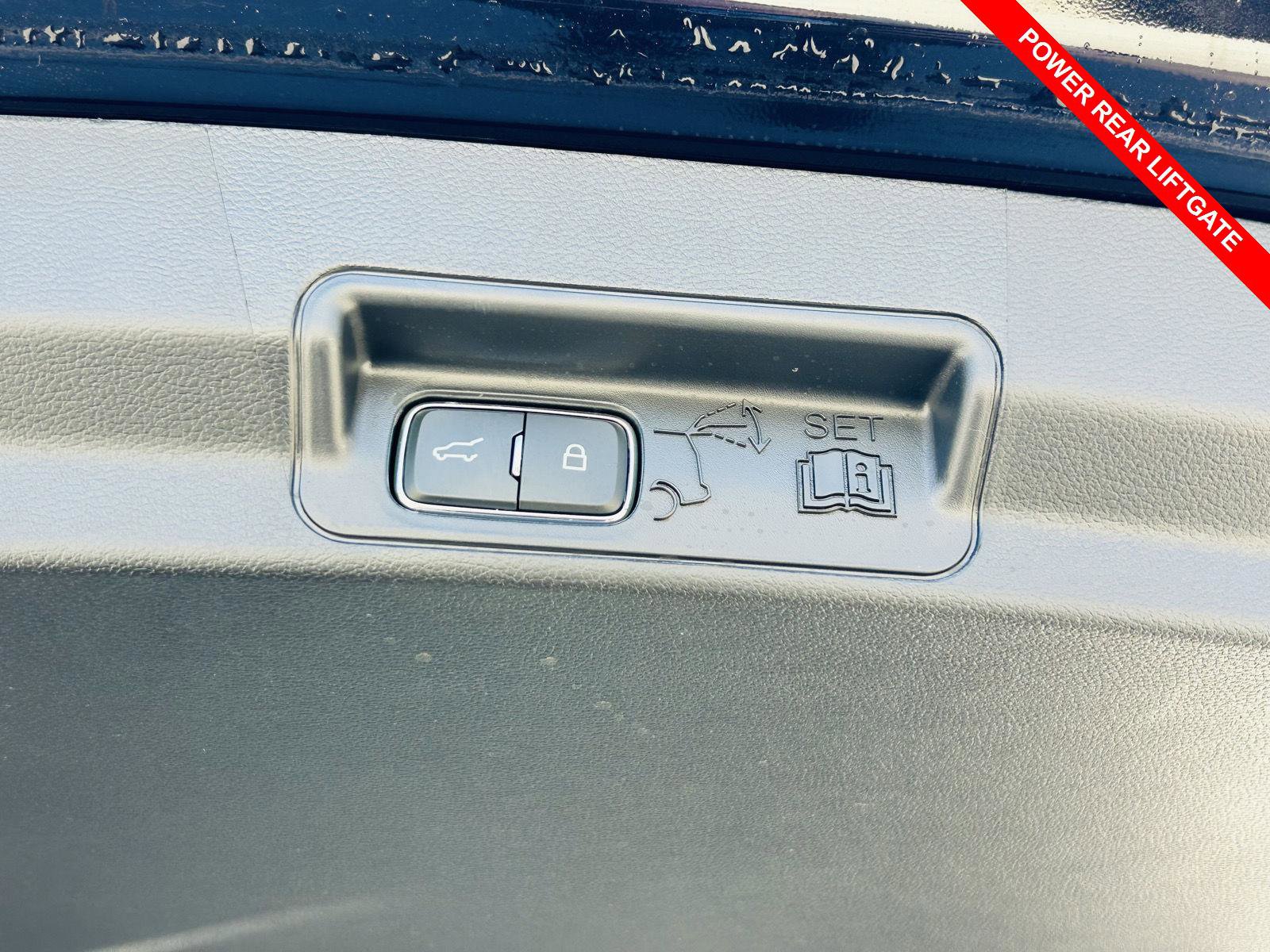 Used 2025 Ford Explorer ST-Line w/ Premium Package image 16