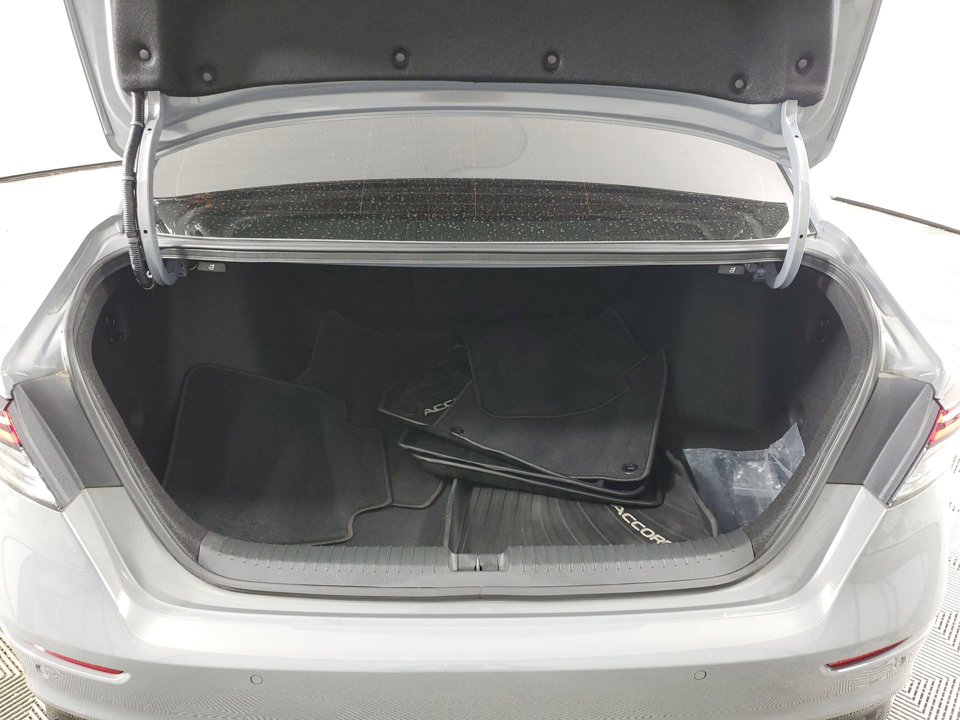 Used 2024 Honda Accord Touring image 21