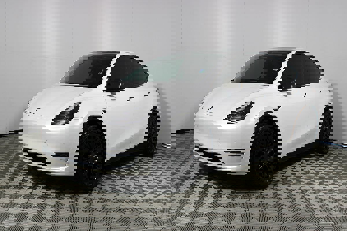 Used 2022 Tesla Model Y Performance image 3