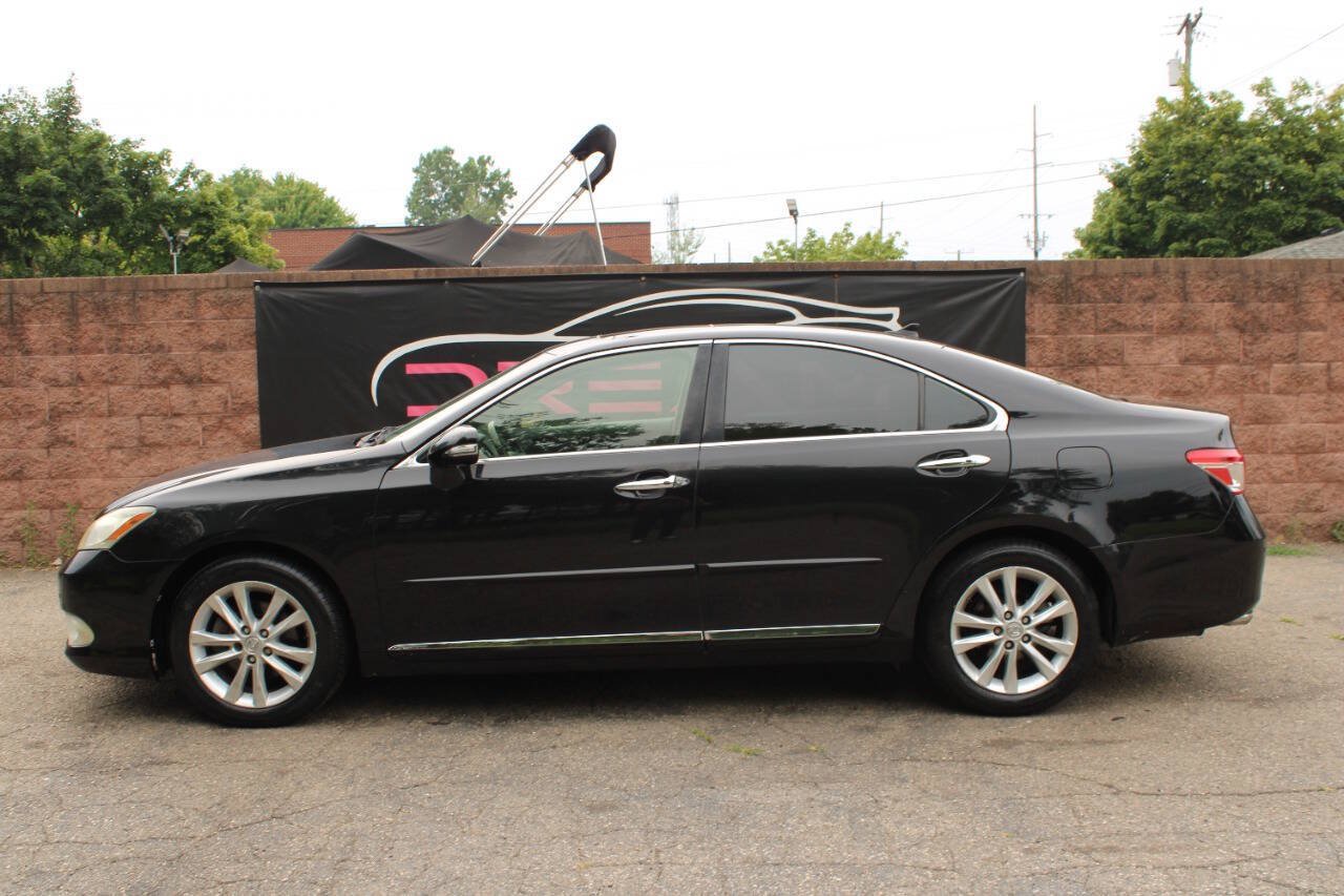 Used 2011 Lexus ES 350 FWD image 2
