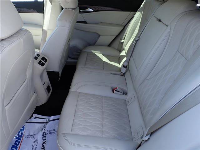 Used 2023 Buick Envision Avenir AWD/4WD image 10