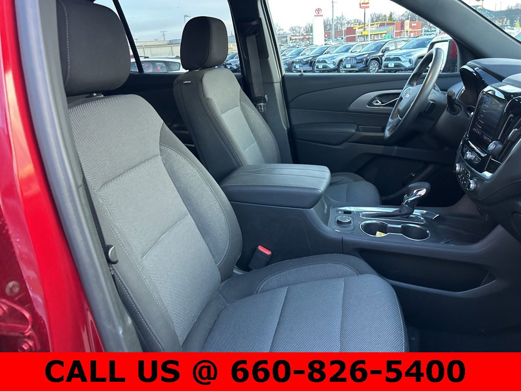 Used 2023 Chevrolet Traverse LT image 5
