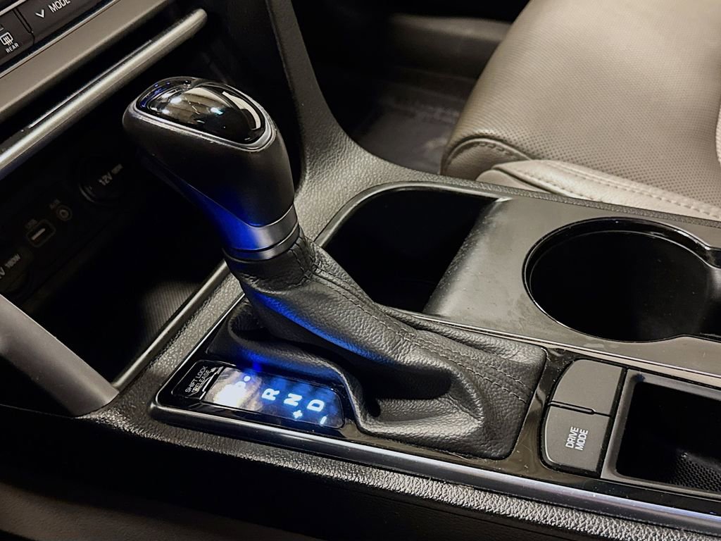 Used 2017 Hyundai Sonata Limited image 19