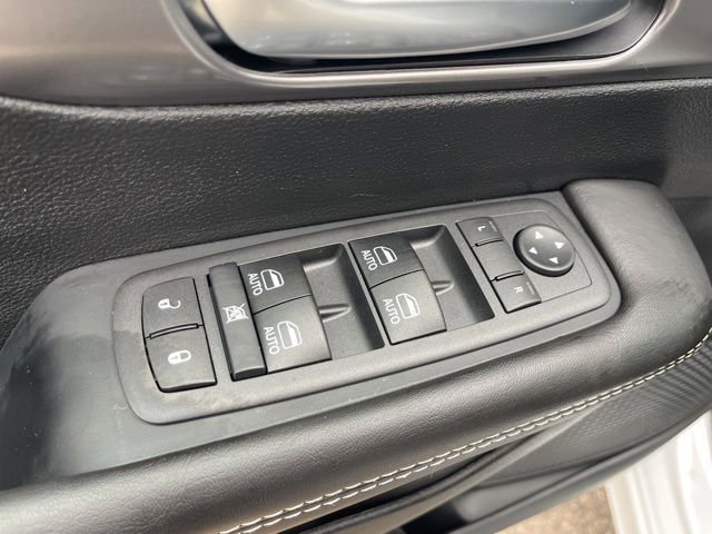 New 2026 Chrysler Pacifica Select image 12