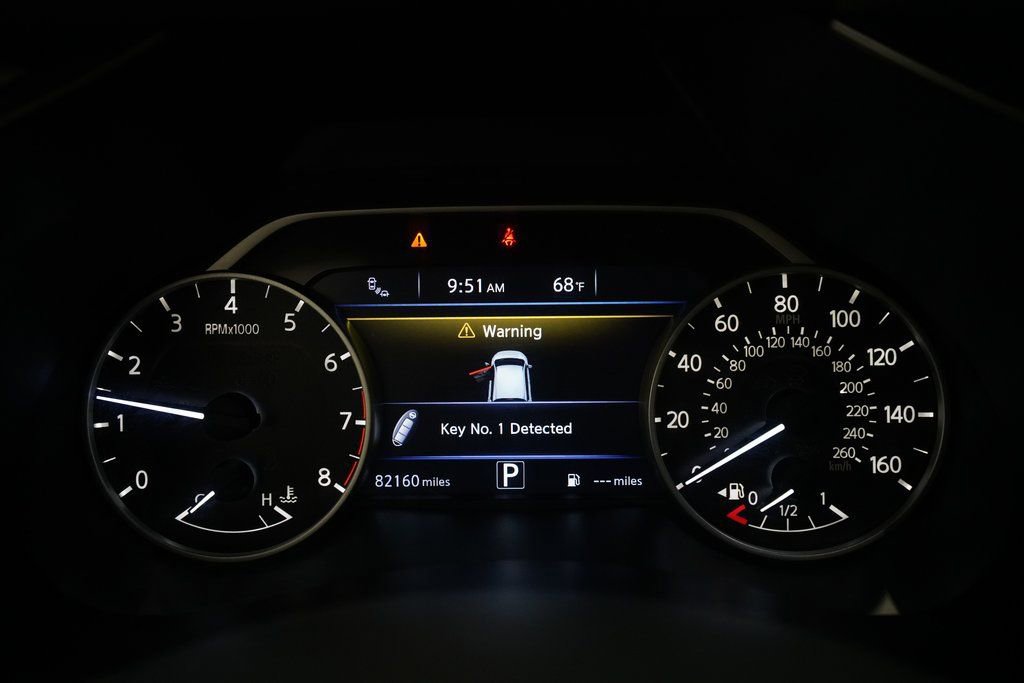 Used 2018 Nissan Murano Platinum image 2