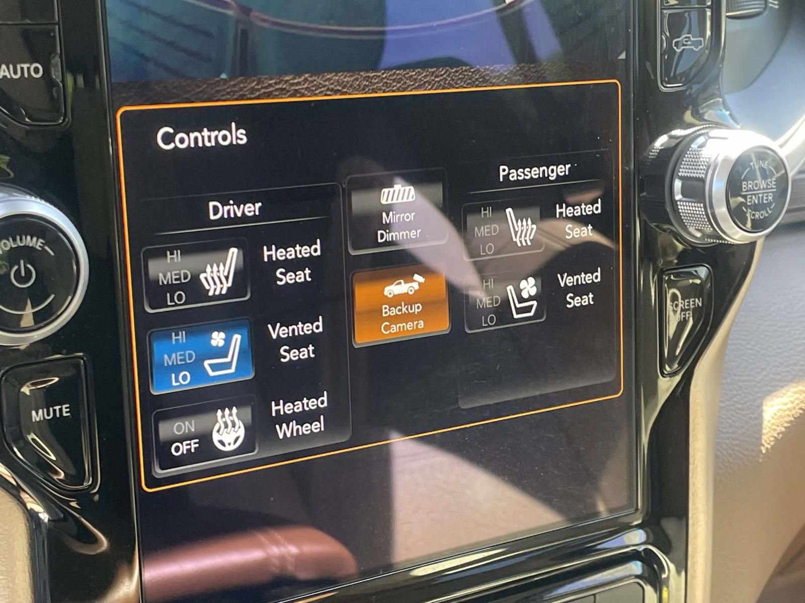 Used 2021 RAM 3500 Laramie AWD/4WD image 25