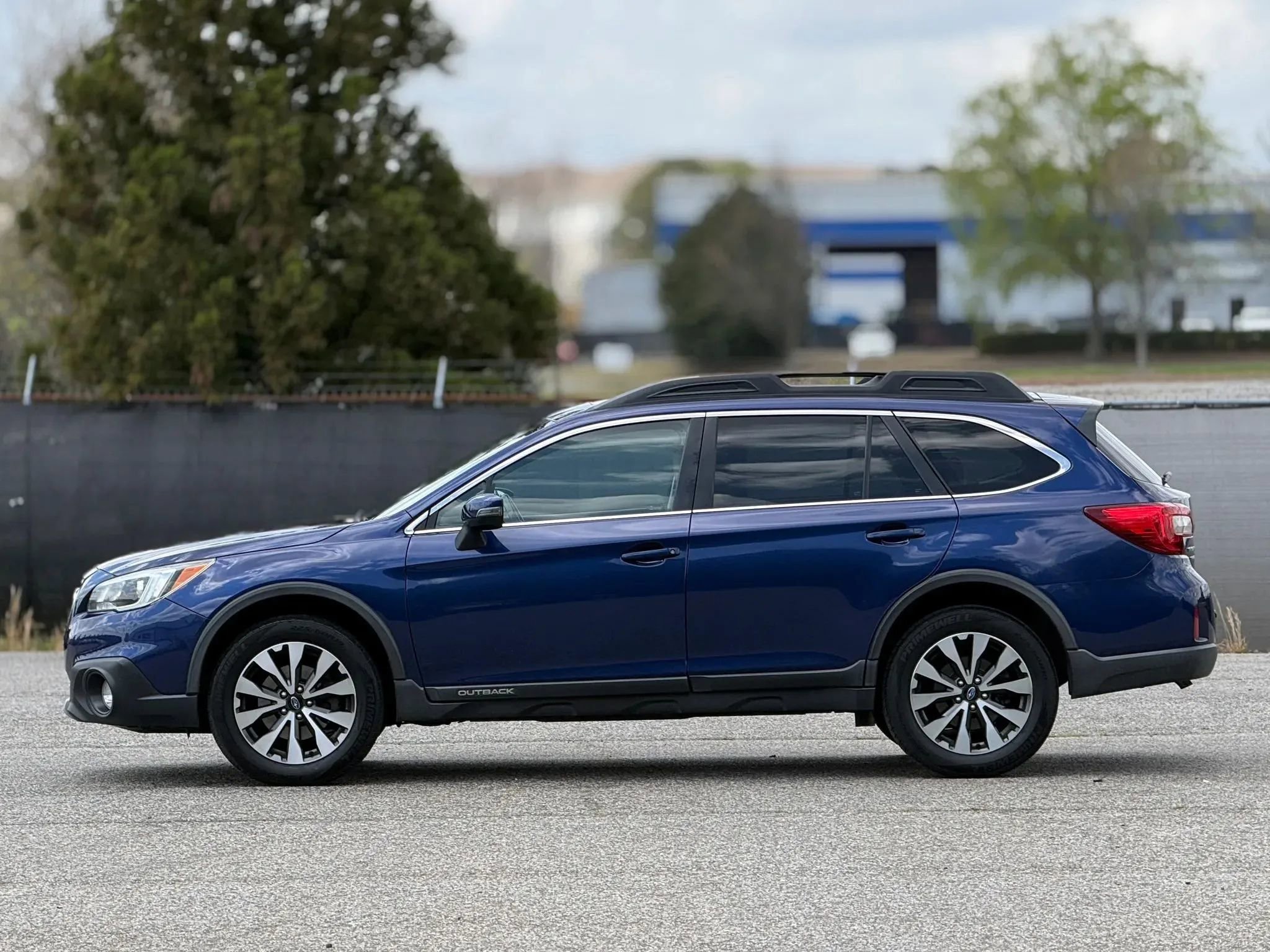 Used 2015 Subaru Outback 3.6R Limited AWD/4WD image 8