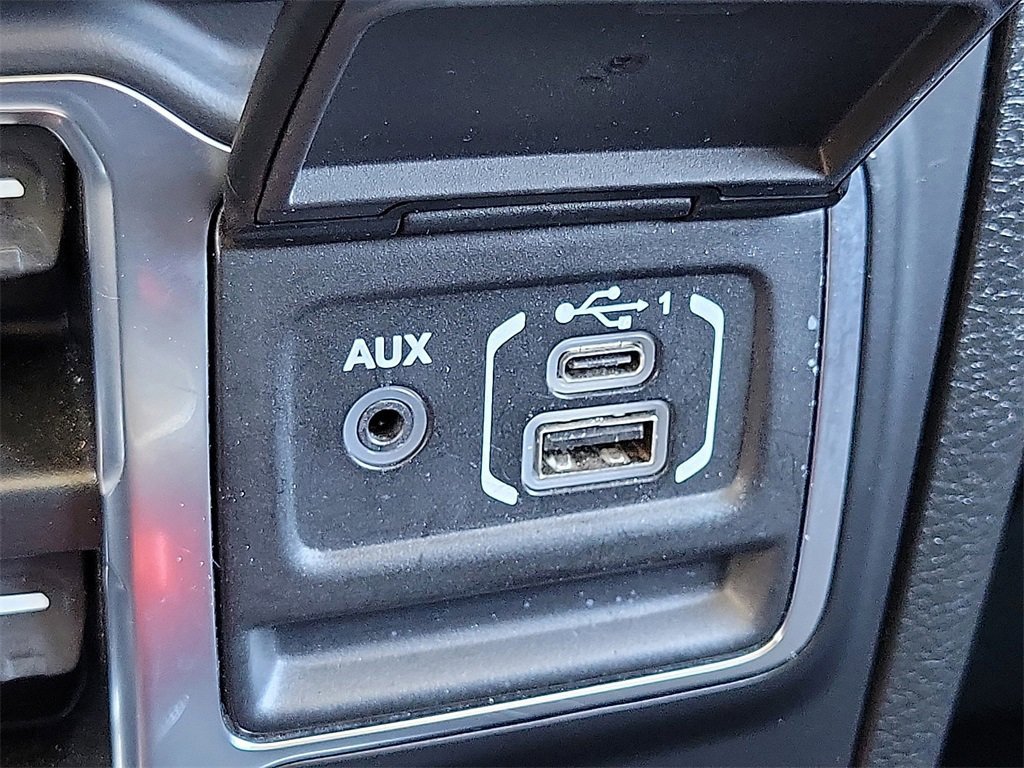 Used 2022 Jeep Gladiator Overland w/ Trailer Tow Package image 13