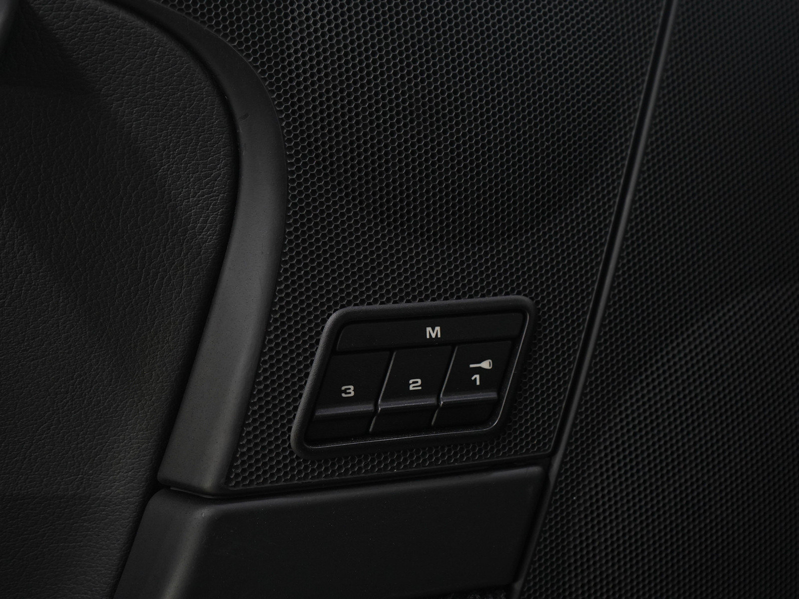 Used 2005 Porsche 911 Carrera S RWD image 14